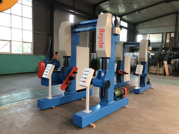 Pagamento de passeio do pórtico do trilho - fora e equipamento auxiliar transversal da máquina/cabo